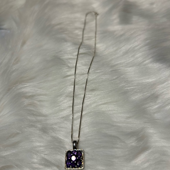 Elegant Silver and Purple Pendant Necklace - Picture 4 of 9